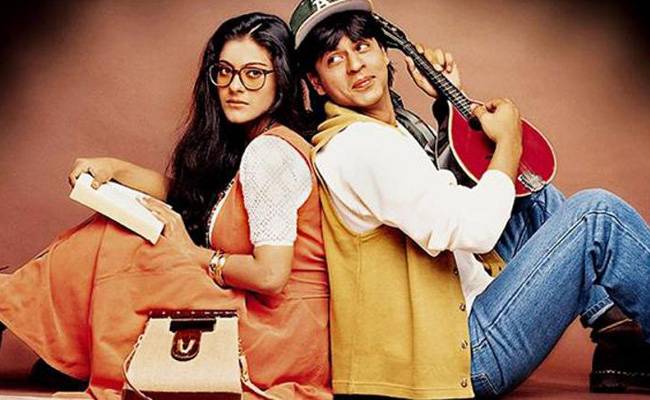 Dilwale Dulhania Le Jayenge: दिलवाले दुल्हनिया ले जाएंगे के पर्दे के पीछे की 8 दिलचस्प बातें जो इनके फैंस को भी नहीं पता होंगी।