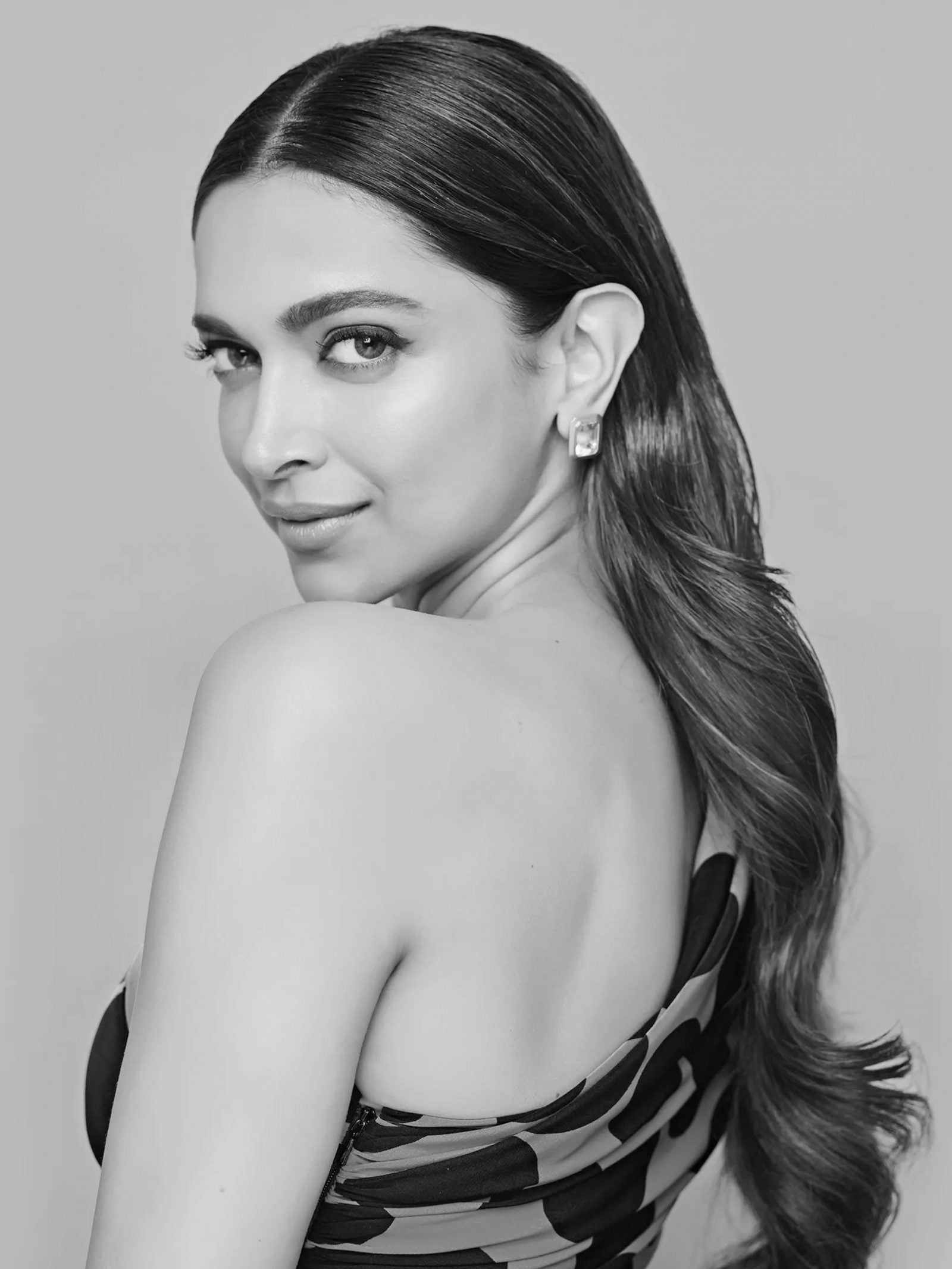 Deepika Padukone: छाया सोशल मीडिया दीपिका पादुकोण का विंटर लुक,जीता लुक से फैंस का दिल।